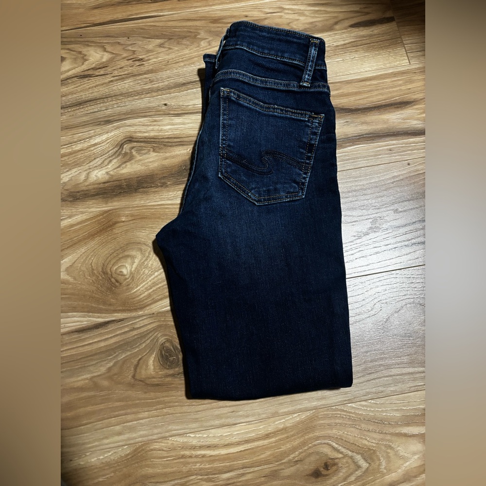 Silver Jeans Co Women’s Deep Indigo Straight Jeans